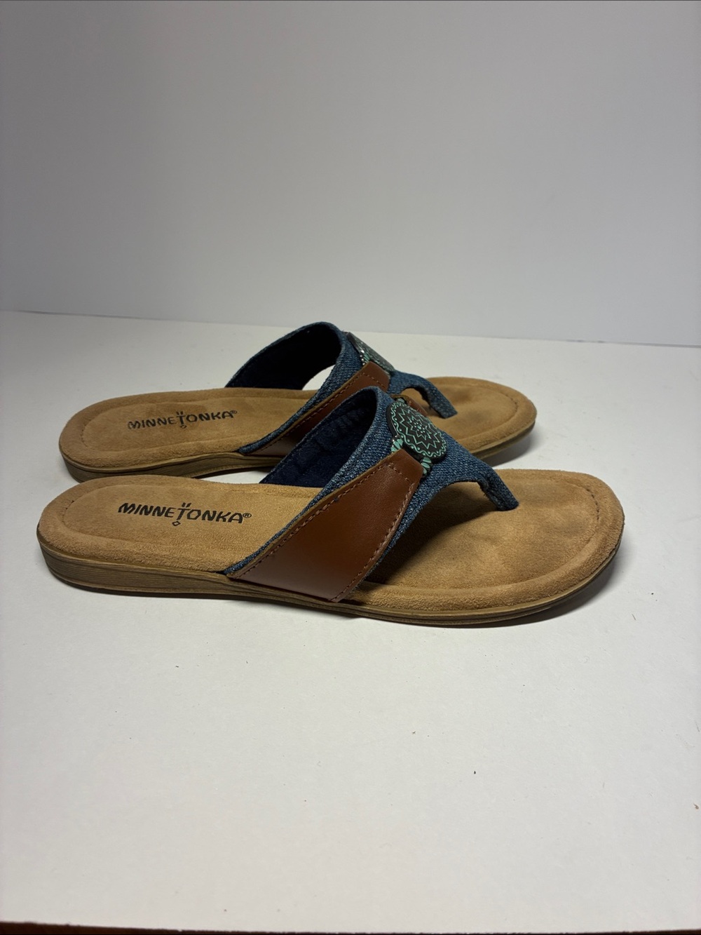 Minnetonka Blue and Brown Medallion Thong Sandals size 5
